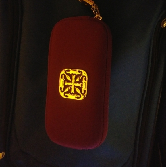 Rustic cuff wristlet - Picture 1 of 2